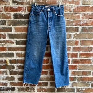 Levi's Ribcage Straight Ankle Size 28 with frayed raw hem